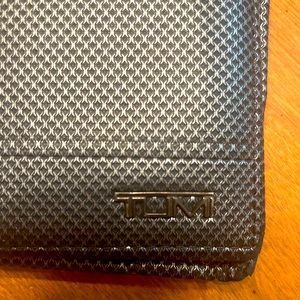 Men's Tumi wallet black/grey